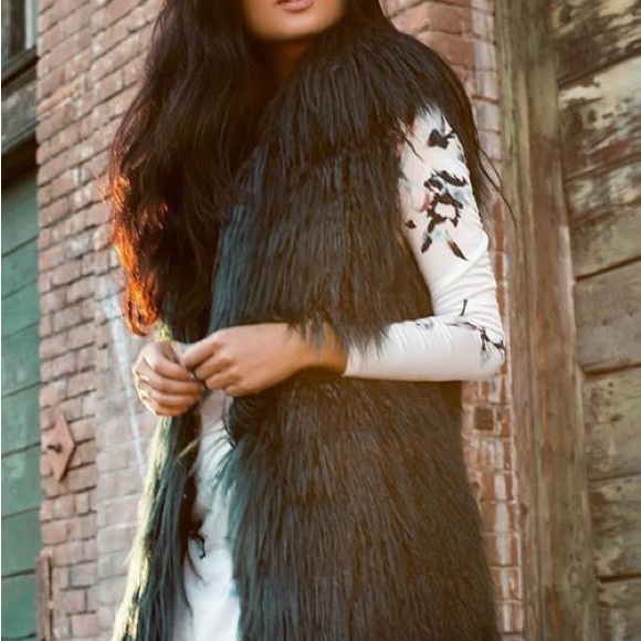 black shaggy vest sleeveless women cardigan sweater - Picture 4 of 4